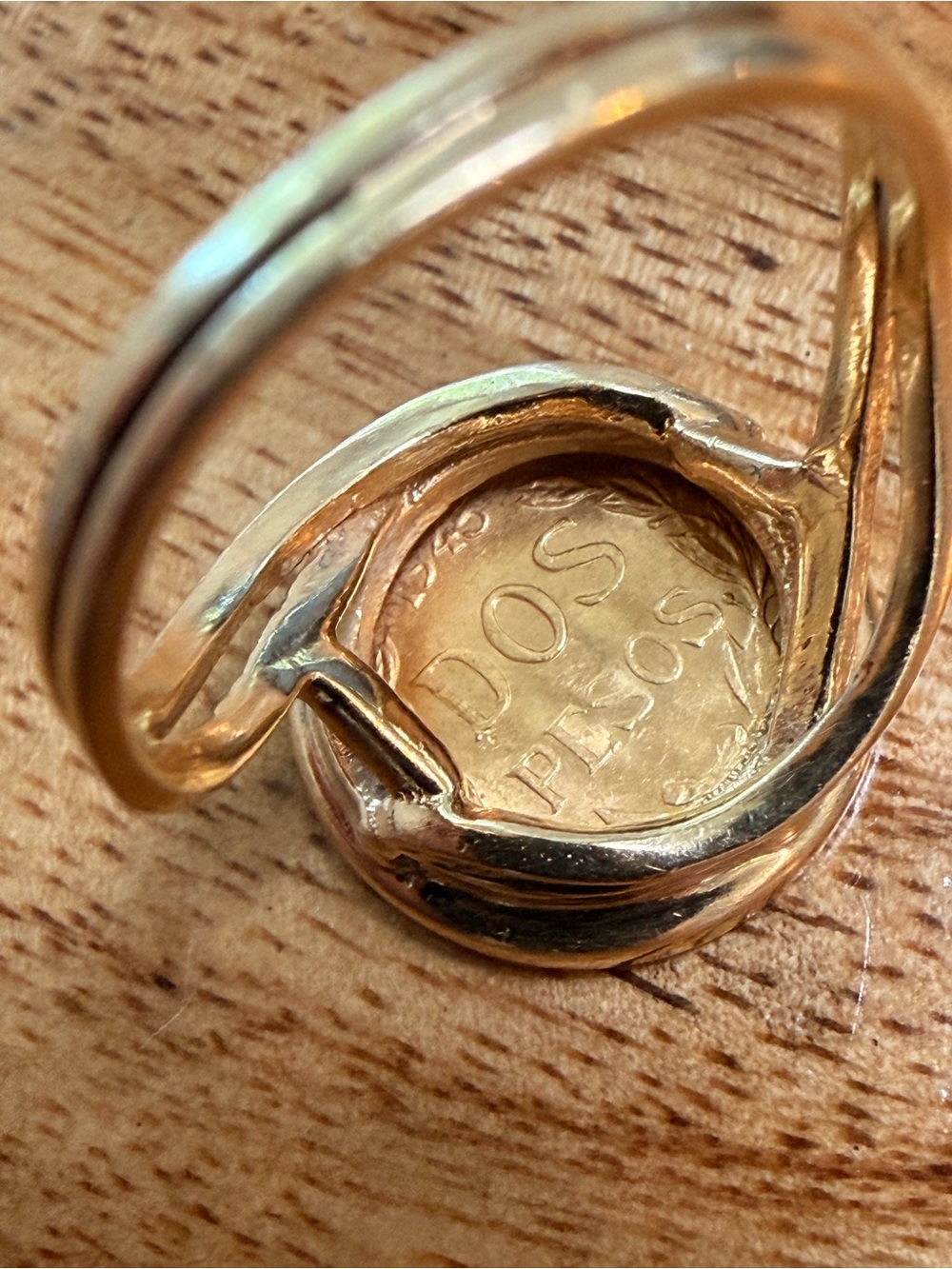 14K Yellow Gold ring & .900 gold 1945 Dos Pesos Coin Ring - Picture 3 of 6